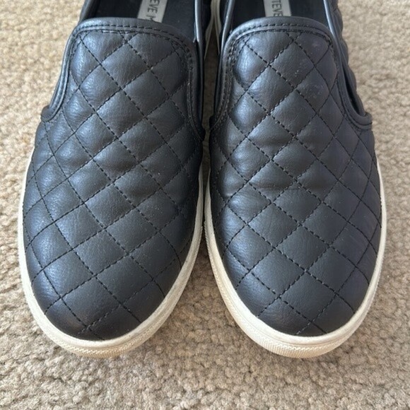 Steve Madden Black Ecentric-Quilted Platform Sneakers - Size 9 - Picture 4 of 6